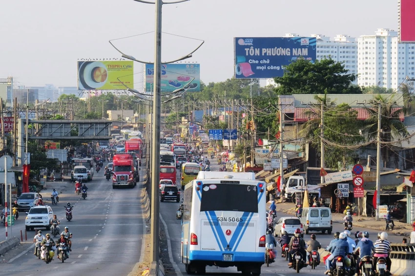 Ngày cuối nghỉ lễ, giao thông Sài Gòn thông thoáng ảnh 2