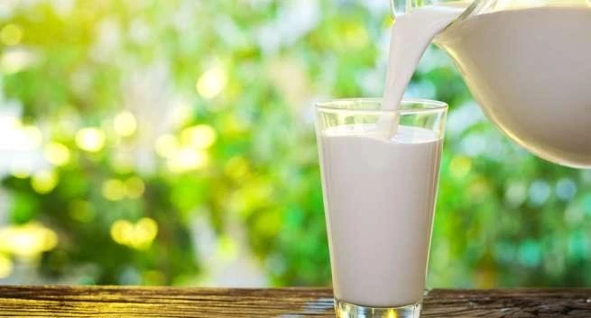10 lý do không nên cho trẻ dưới 1 tuổi uống sữa bò ảnh 1