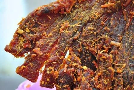 hụ gia có hại trong thịt bò khô cũng khiến tăng hoocmon gây căng thẳng.
