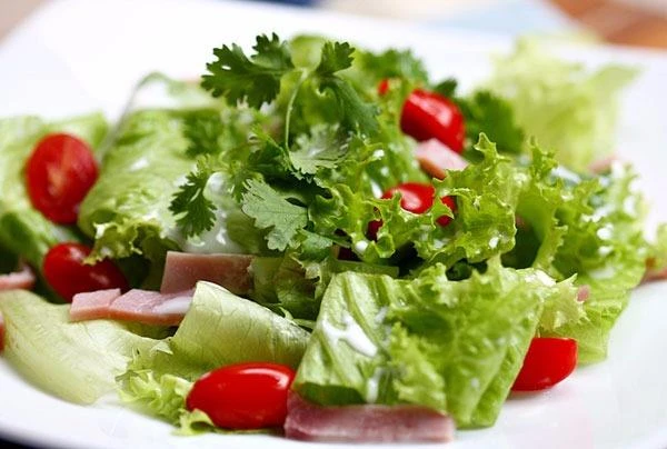 sốt kem ăn cùng xà lách