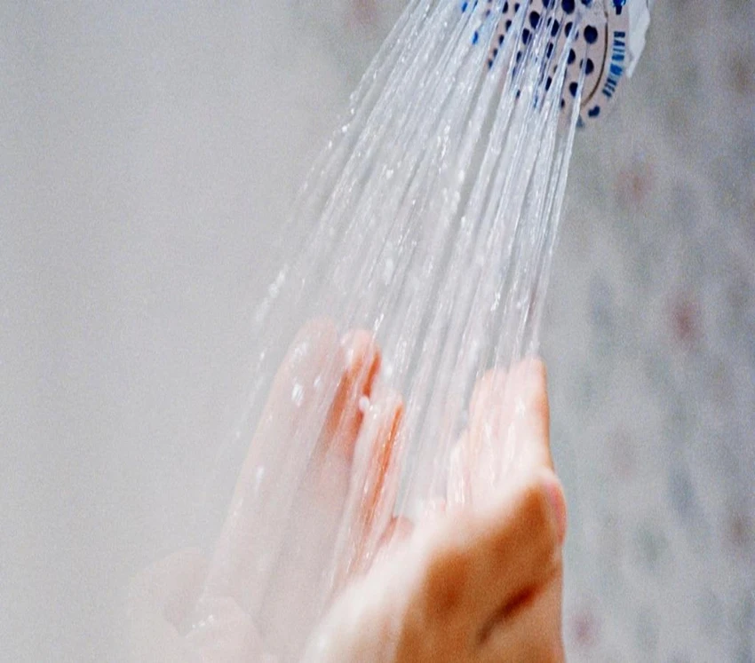 tắm nước nóng