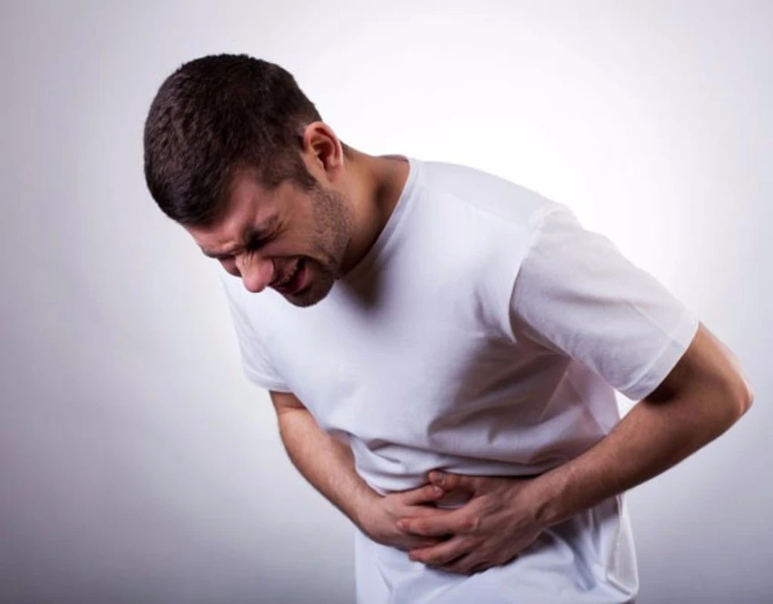 Đau lồng ngực là triệu chứng phổ biến khi thận của bạn gặp vấn đề