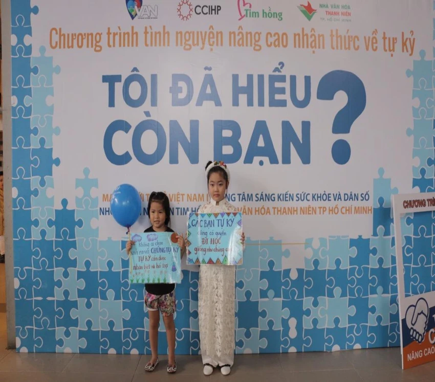 Nhiều bạn trẻ chia sẻ những thông điệp của mình dành cho người bị chứng tự kỷ