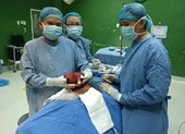 Cắt bỏ khối u 'khủng' chèn mạch cổ cho bệnh nhân