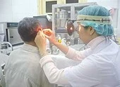 Cách xử trí khi bị côn trùng chui vào tai