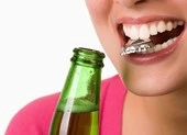10 thói quen khiến răng dễ gãy