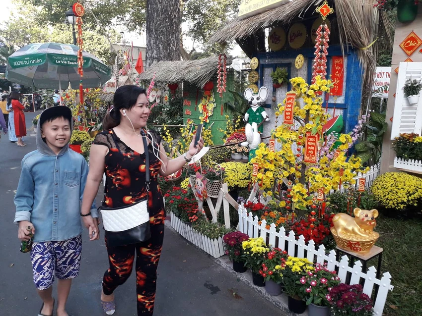 Ngắm đường hoa bệnh viện tết 2020 ở Bệnh viện Chợ Rẫy ảnh 5 Ngắm đường hoa bệnh viện tết 2020 ở Bệnh viện Chợ Rẫy ảnh 5