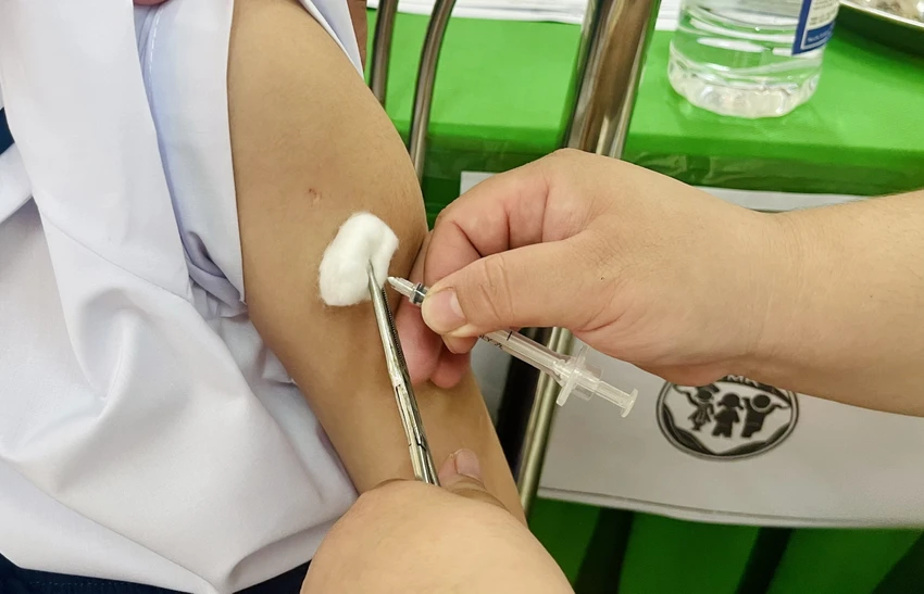 tiem vaccine ngua benh do nao mo cau.jpg