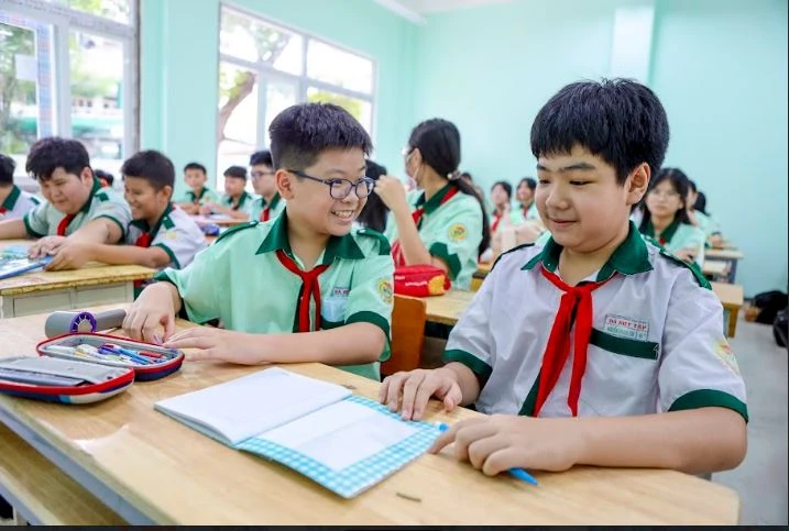 hoc sinh truong ha huy tap tphcm.JPG