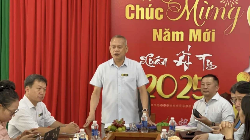 ông nay phi la nói về vụ hàng trăm người bị tính khống giá máy tán sỏi tại đắk lắk