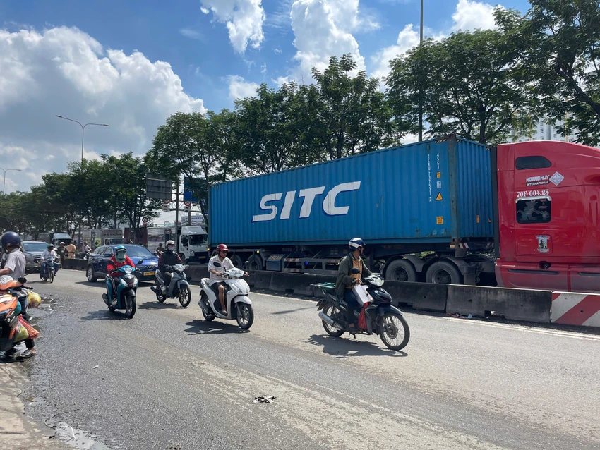 chợ đầu mối thủ đức, xe chạy ngược chiều