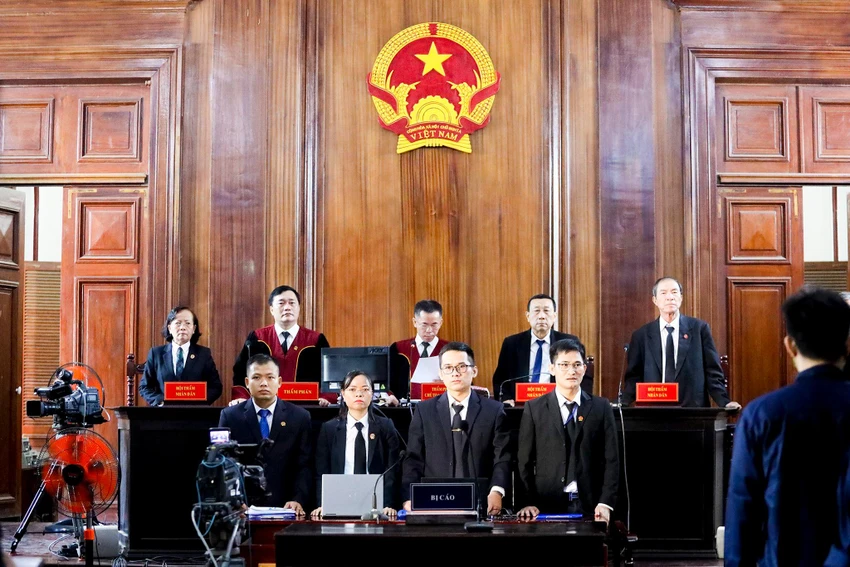 HĐXX phiên xử vụ Alibaba. Ảnh: NGUYỆT NHI