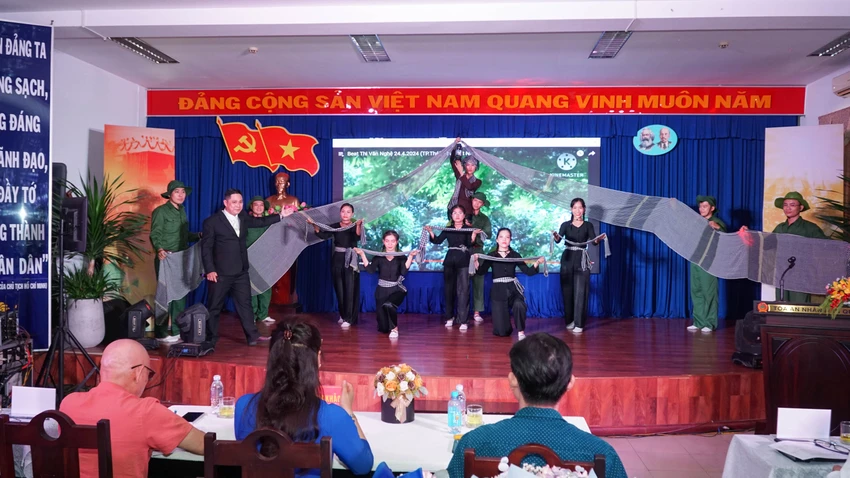 ngay-thong-nhat-dat-nuoc.jpg