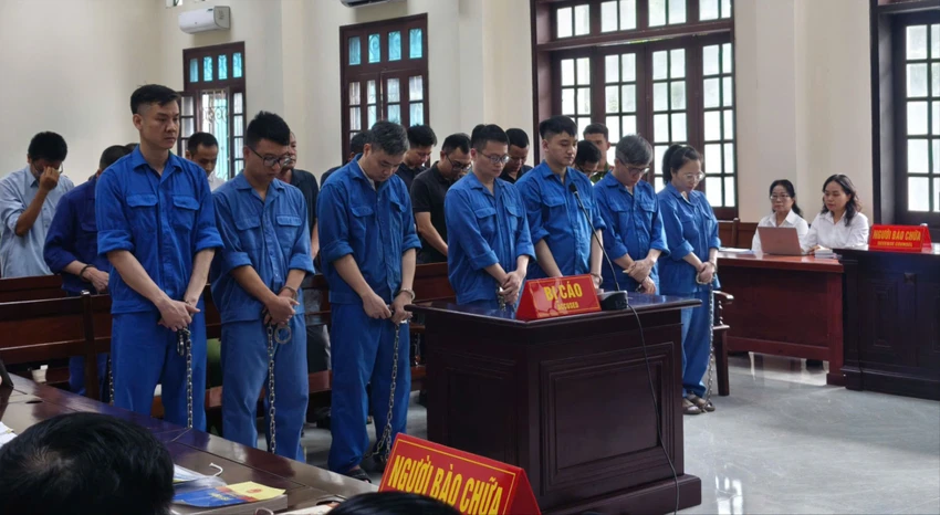 mo-lai-phien-toa-xet-xu-loat-cuu-can-bo-hai-quan-hai-phong-tiep-tay-cho-buon-lau-1.jpg