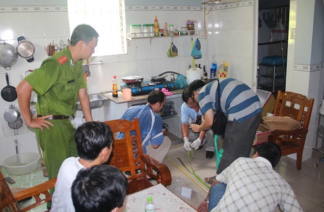 Đình chỉ điều tra vụ ba cha con chết ở An Giang ảnh 1