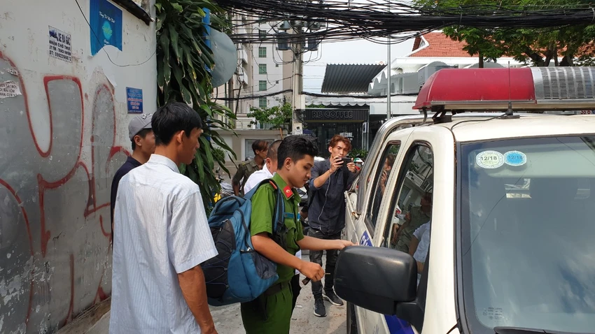 Khám xét ngôi nhà liên quan đến phó chánh án quận 4 ảnh 3 Khám xét ngôi nhà liên quan đến phó chánh án quận 4 ảnh 3