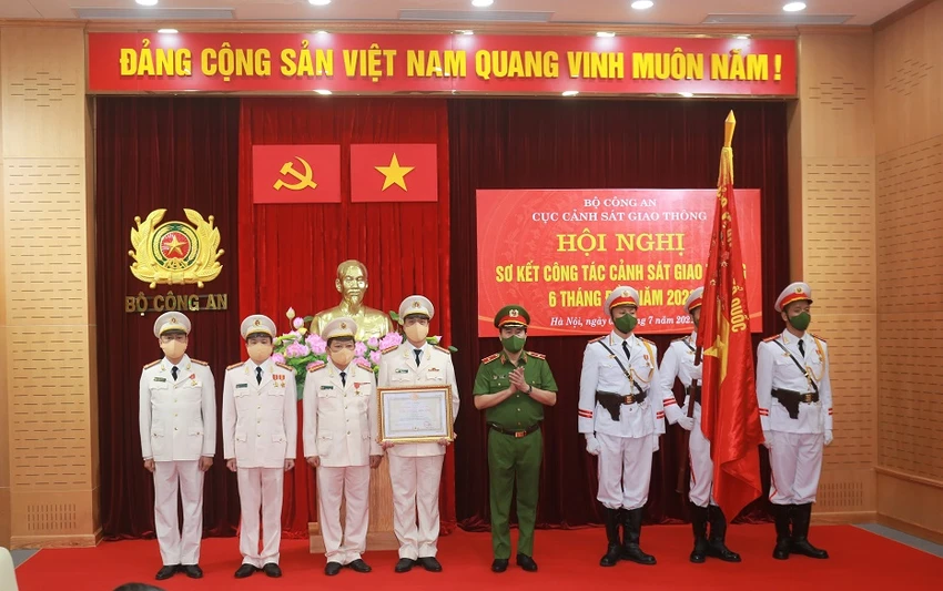 Khởi tố 54 người đua xe, đánh võng, gây rối ảnh 1