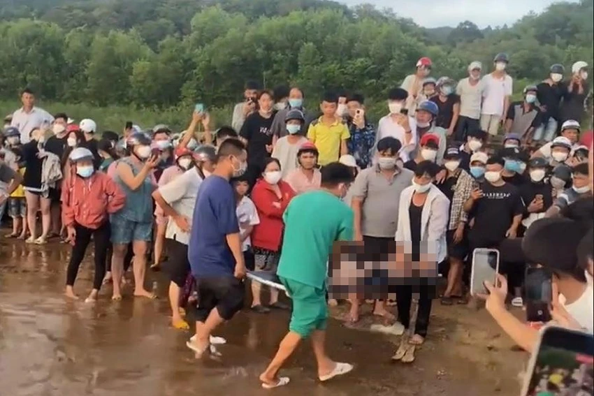 Tìm thấy thi thể nạn nhân Tìm thấy thi thể nạn nhân