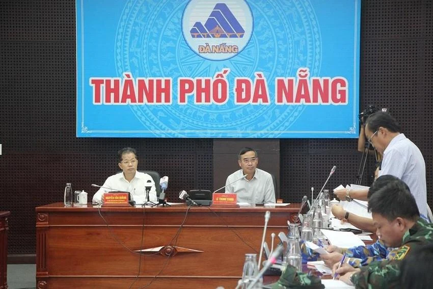 Lãnh đạo TP Đà Nẵng chủ trì cuộc họp phòng chống bão Noru trưa 26-9. Ảnh: TẤN VIỆT Lãnh đạo TP Đà Nẵng chủ trì cuộc họp phòng chống bão Noru trưa 26-9. Ảnh: TẤN VIỆT