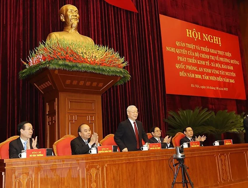 Tổng Bí thư Nguyễn Phú Trọng, Chủ tịch nước Nguyễn Xuân Phúc, Thủ tướng Chính phủ Phạm Minh Chính, Chủ tịch Quốc hội Vương Đình Huệ và Thường trực Ban Bí thư Võ Văn Thưởng chủ trì hội nghị. Ảnh: TTXVN