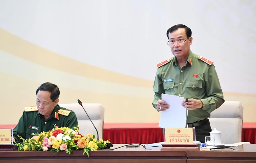 Thiếu tướng Lê Tấn Tới, Uỷ viên Trung ương Đảng, Chủ nhiệm UBQPAN Thiếu tướng Lê Tấn Tới, Uỷ viên Trung ương Đảng, Chủ nhiệm UBQPAN