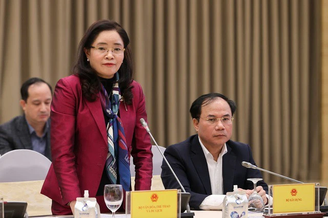 Thứ trưởng Bộ VH-TT&DL Nguyễn Thị Thủy trả lời báo chí tại cuộc họp báo Thứ trưởng Bộ VH-TT&DL Nguyễn Thị Thủy trả lời báo chí tại cuộc họp báo