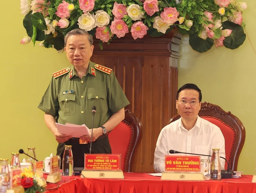Đại tướng Tô Lâm, Ủy viên Bộ Chính trị, Bí thư Đảng ủy Công an Trung ương, Bộ trưởng Bộ Công an phát biểu khai mạc hội nghị. (Ảnh: Trí Dũng/TTXVN)