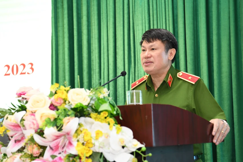 Thiếu tướng Nguyễn Văn Viện, Cục trưởng Cục Cảnh sát điều tra tội phạm về ma tuý phát biểu chỉ đạo tại Hội nghị. Thiếu tướng Nguyễn Văn Viện, Cục trưởng Cục Cảnh sát điều tra tội phạm về ma tuý phát biểu chỉ đạo tại Hội nghị.