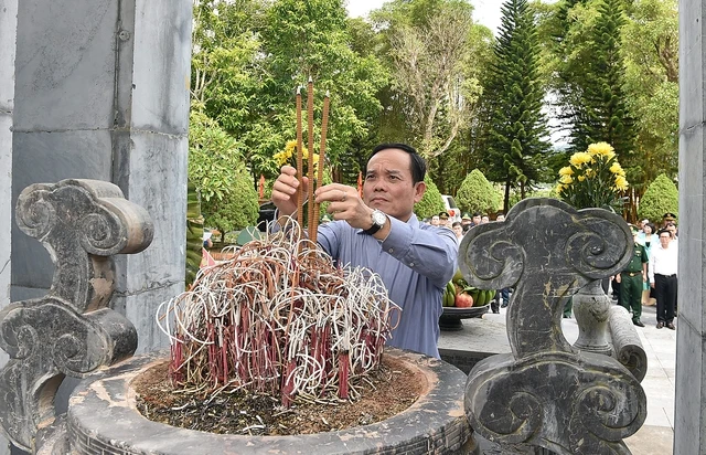 Pho-thu-tuong-tran-luu-quang-dang-huong-po-hen-1.jpg