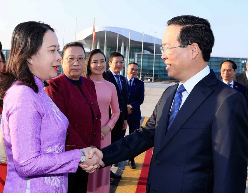 chu_tich_nuoc_len_duong_sang_trung_quoc_3.jpg