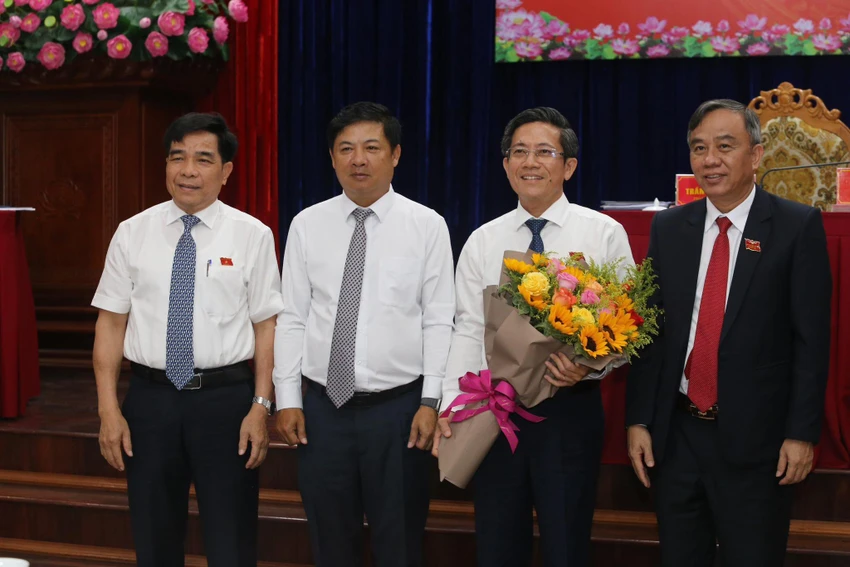 quang-nam-tan-lanh-dao-ubnd-tinh.jpg