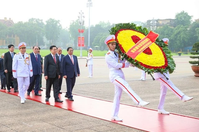 lanh-dao-dang-nha-nuoc-vieng-lang-ho-chi-minh.jpg