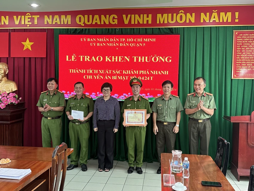 quan-5-khen-thuong.jpg
