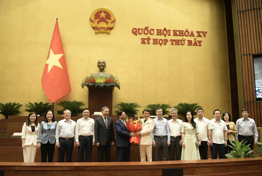 bo-truong-cong-an-luong-tam-quang.jpg