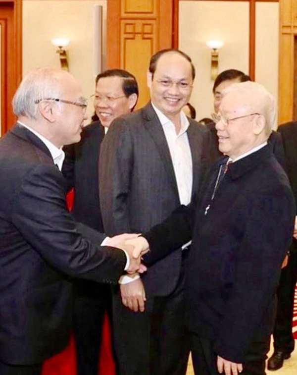 phan-nguyen-như-khue3_sua.jpg