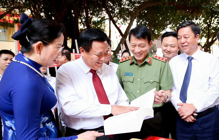 di-chuc-cua-chu-tich-ho-chi-minh-da-soi-roi-dan-duong-cho-luc-luong-cand.jpg