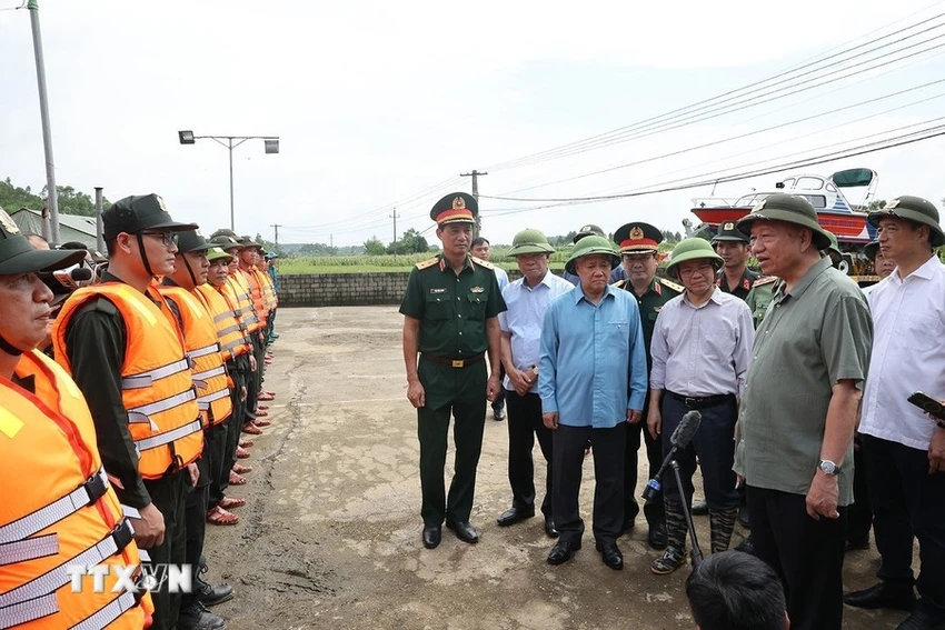 tong-bi-thu-tuyen-quang-4.jpg