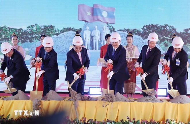1001-thu-tuong-viet-nam-lao-4.jpg
