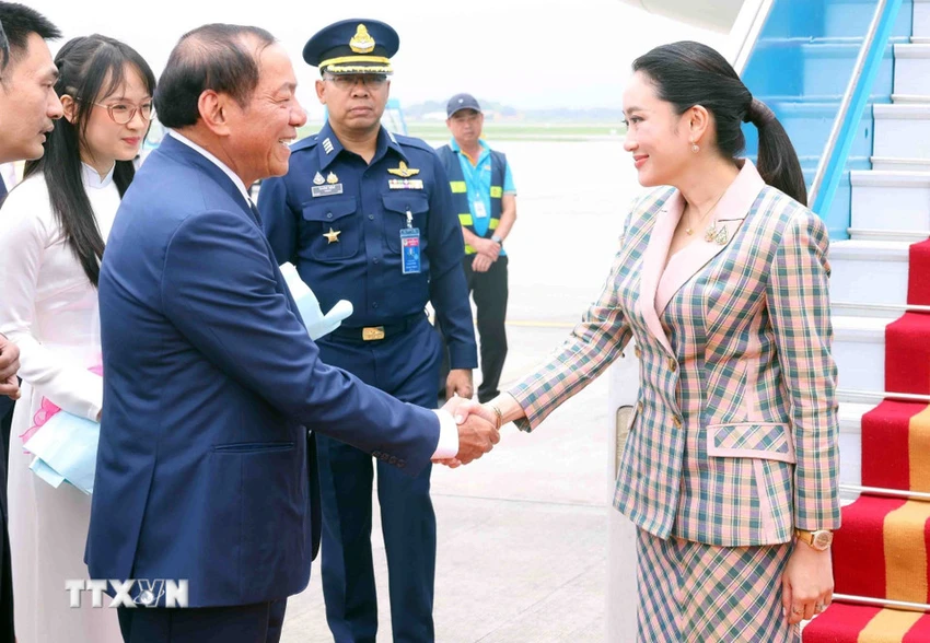 thu-tuong-thai-lan-den-ha-noi-bat-dau-tham-chinh-thuc-viet-nam-1505-2.jpg