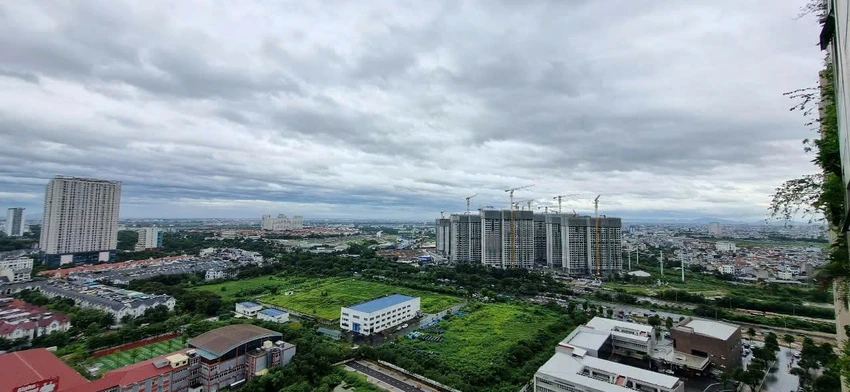 7 giờ sáng 22-7, Hà Nội đã tạnh mưa, trời mát mẻ. Ảnh: VIẾT LONG