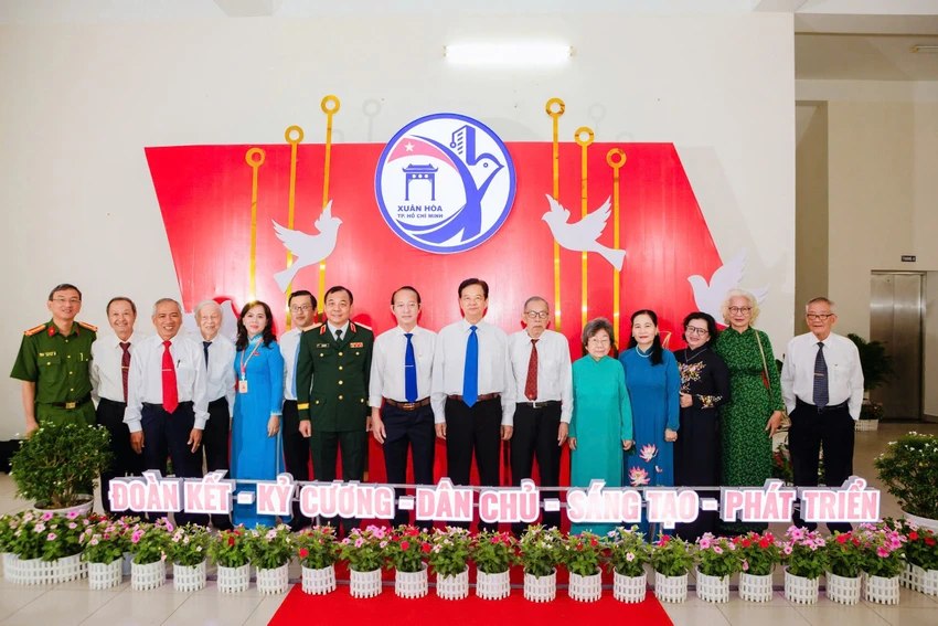 phuong-xuan-hoa1.jpg