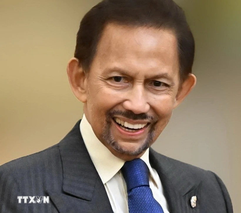 2711-quoc-vuong-brunei.jpg