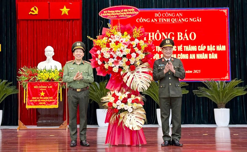 2-cong-an-quang-ngai.jpg