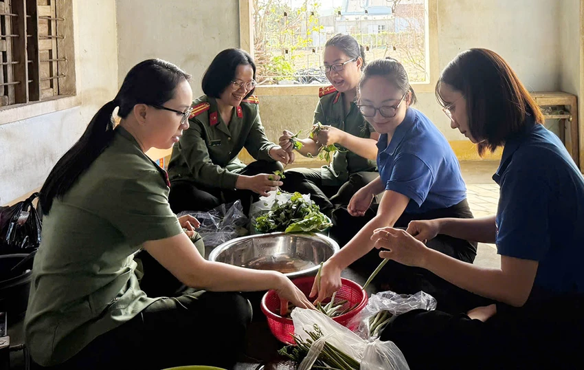 pham_thi_doi6.jpg