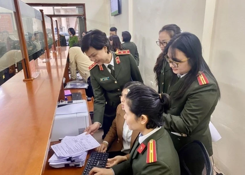 ngo-thi-hoang-yen3.jpg