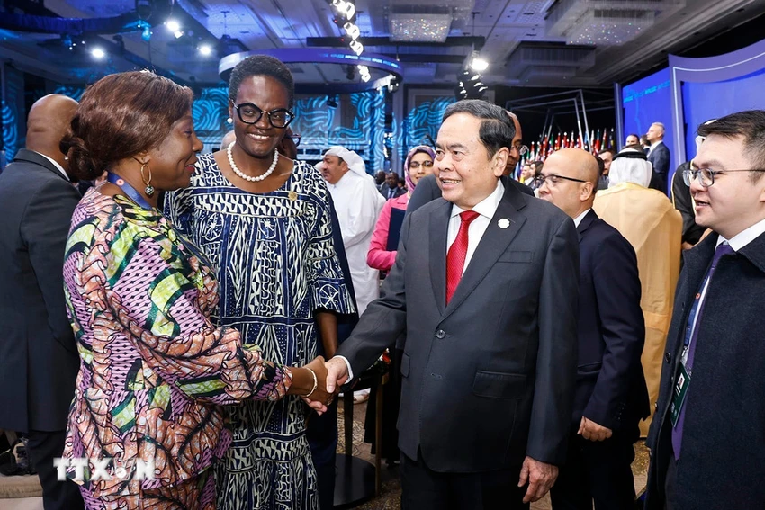 chu-tich-quoc-hoi-tran-thanh-man-du-phien-khai-mac-ipu-152-2.jpg