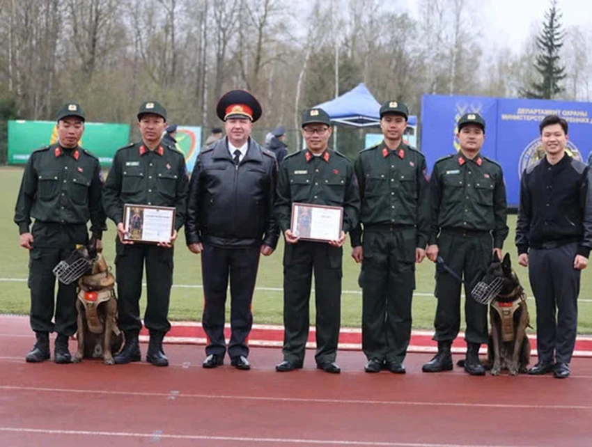 canh-sat-co-dong1.jpg