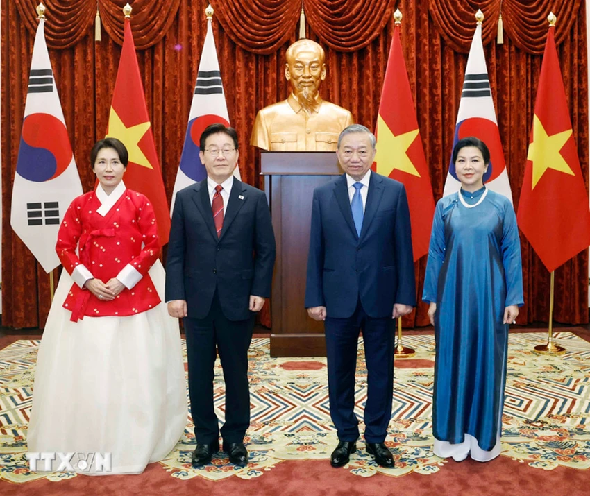 3-tong-bi-thu-chu-tich-nuoc-to-lam-va-phu-nhan-chu-tri-chieu-dai.jpg