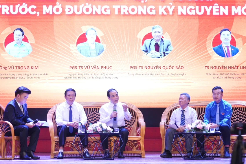 cac-dien-gia-thao-luan-tai-hoi-thao-3.jpg
