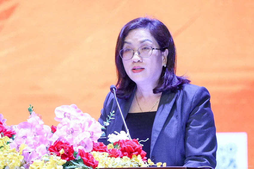 dinh-thi-mai-pho-truong-ban-tuyen-giao - Copy.jpg